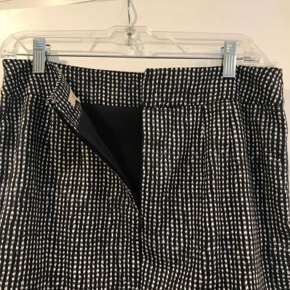 Loft Skirt - Picture 4 of 5